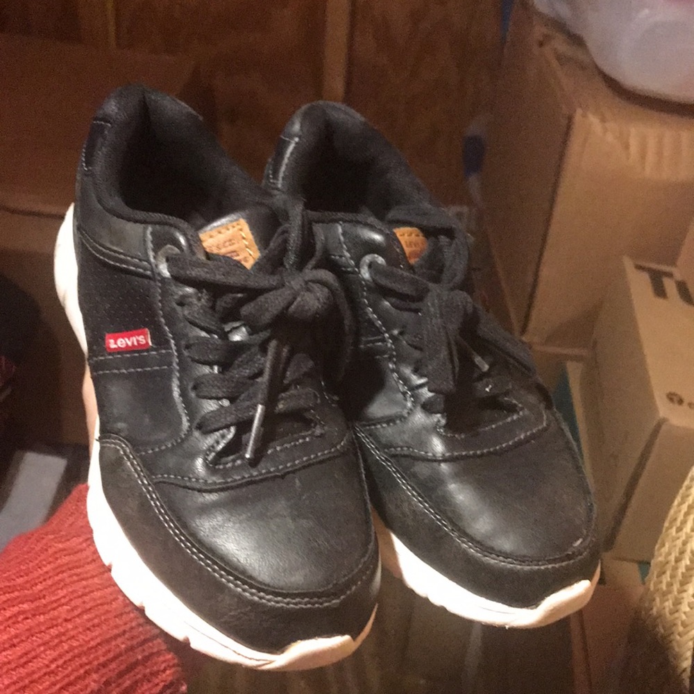 LEVI’S BOY SHOES
